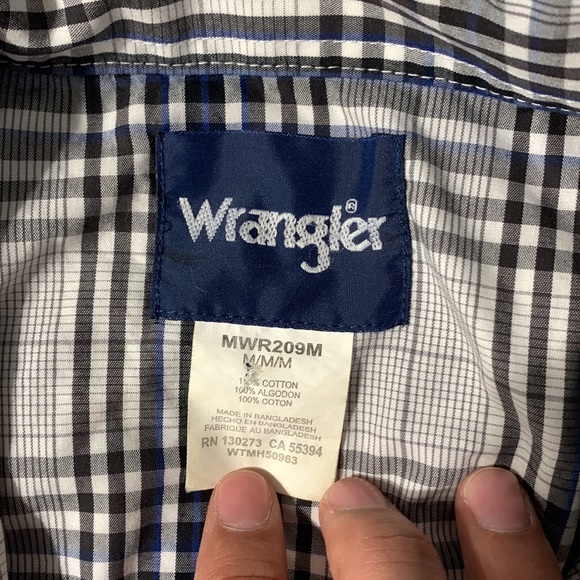 Men’s Wrangler Dress Up Shirt Size Medium - Picture 3 of 3